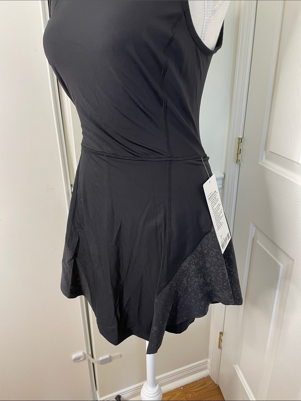 NWT Lululemon Serene Stride Dress Black 6 - Picture 5 of 12
